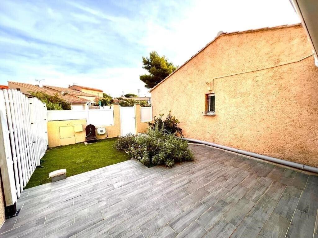 Provencal Style Home In Mediterranean Seaside Town Ла Лонд-ле-Мор Екстериор снимка